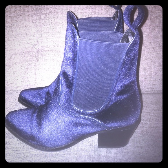 Blue velvet booties - Picture 1 of 2